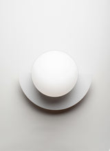 Lade das Bild in den Galerie-Viewer, C Lamp | weiß - 28 cm
