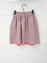 Lade das Bild in den Galerie-Viewer, Kids Rock Musselin - altrose/neonpink
